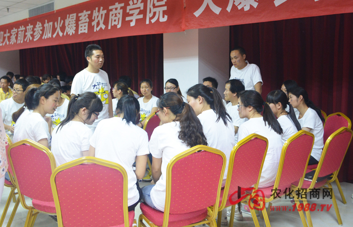 �w�(y��n)ʽ��Ӗ(x��n)ʹ�Ҹ��|�H��