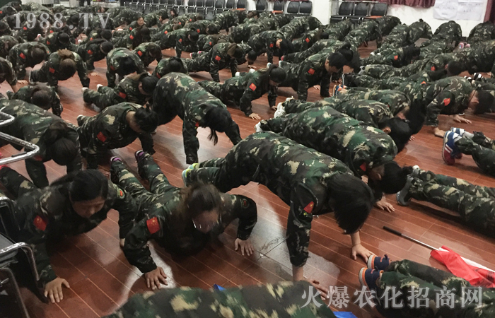 ����ͻ��������ÿһ����ǰ�ж����ի@��