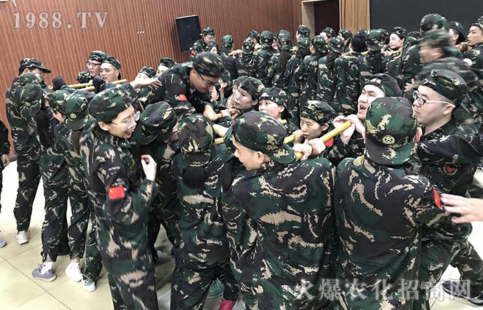 不拋棄，不放棄！艱苦奮斗，自力更生！