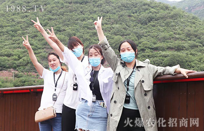 學(xué)習(xí)紅旗渠精神，打造自我