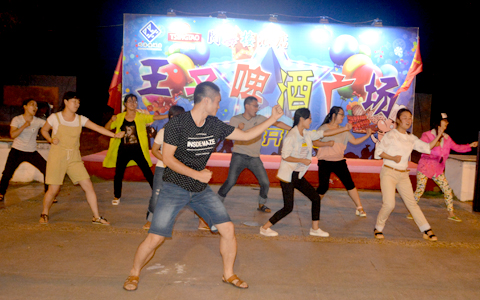 �SˬӢ�ˣ�������A�������ഺ��Ѫ����������L(f��ng)��