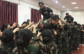 命運全在拼擊，奮斗就是希望！火爆人，好樣的！