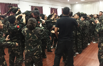 人生能有幾回搏，此時不搏何時搏！