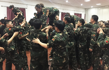 只要精神不滑坡，方法總比困難多！