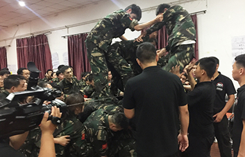 為家人，再累，我們也要堅持到底！