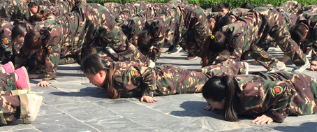 一人犯錯全體受罰，這就是團隊精神！