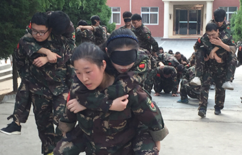 人生能有幾回搏，此時不搏何時搏？