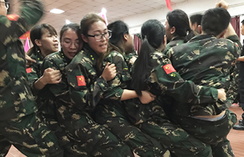 我們必須堅持，因為夢想和希望在前方！