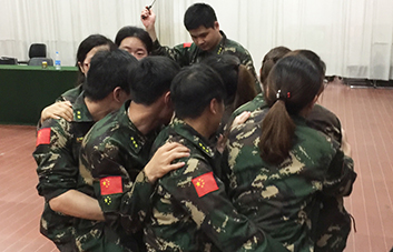 別怕千萬人阻擋，更不要自己投降！