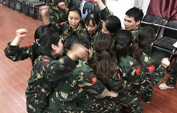 為了夢想，為了團隊，每個人必將堅持下去！