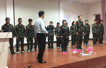 努力、拼搏！即使失敗，我們也將再次站起！