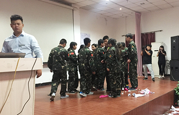 若有一點懈怠，便要落后，要失?。? />
                <p>若有一點懈怠，便要落后，要失??！</p>
            </li>
            <!--<li>
            	<img src=