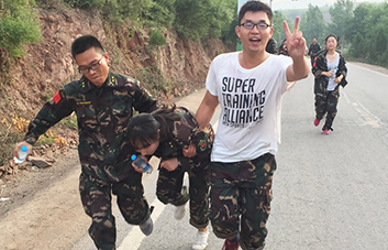 沒有比人更高的山，沒有比腳更遠的路！