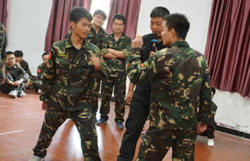 逆向思維能力，反應速度，發(fā)展快速啟動能力！