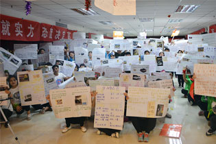 �����ڼ������^��ɣ��i��Ŀ��(bi��o)��ƴ��һ��(zh��n)�����T���x����