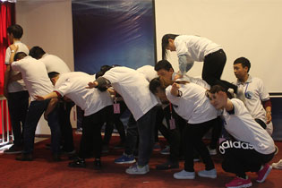 �𱬾W(w��ng)�F(tu��n)�(du��)�����Ӗ(x��n)�I(y��ng)�L(f��ng)��չʾ��վ�ھ��˵ļ�������(hu��)���ĸ��h(yu��n)��