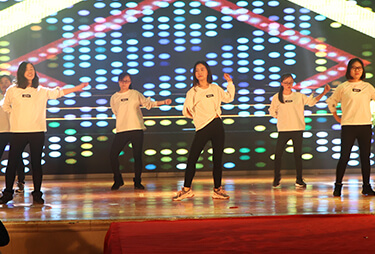 ��һ�ӵĻ𱬷����ഺ���衶cilicili������һ��high